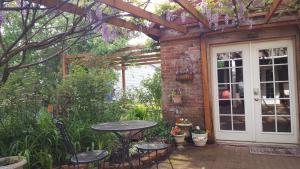 Rubyjune Inn,Near Husum Falls,3 star