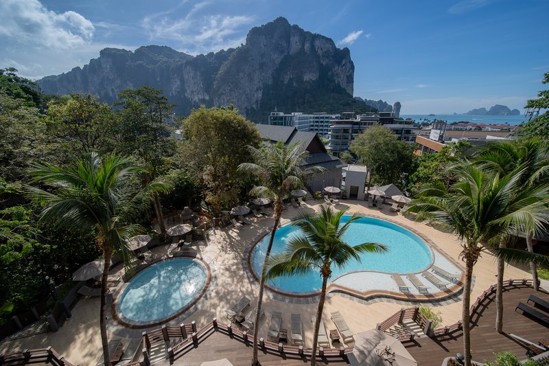 holiday ao nang beach resort krabi