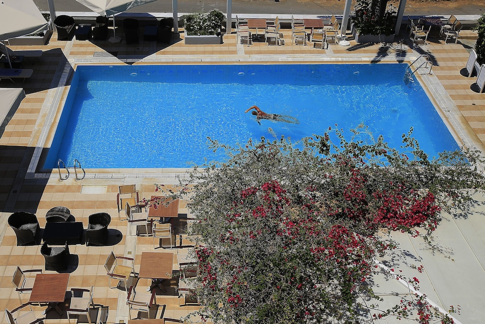 kyparissia beach hotel