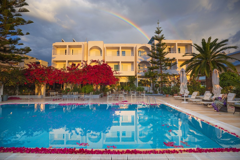 kyparissia beach hotel