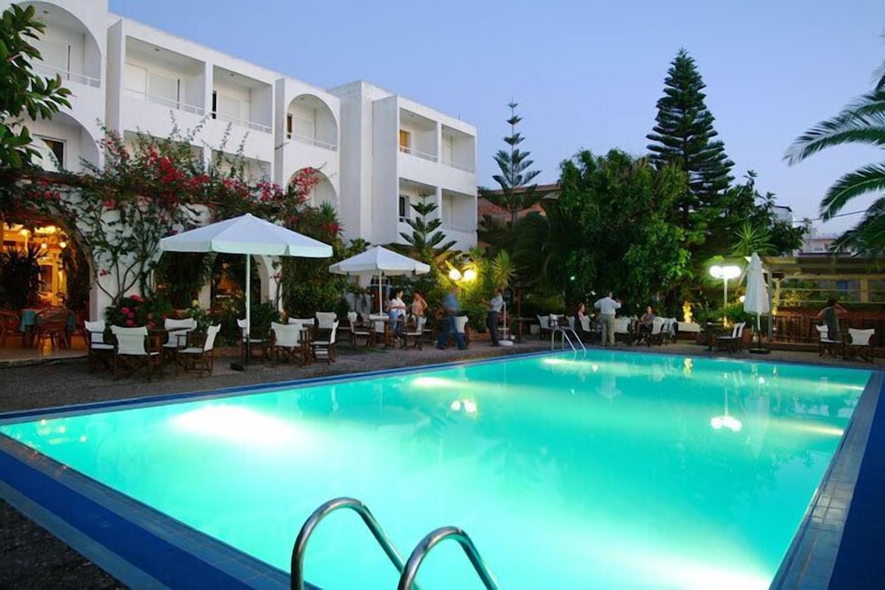 kyparissia beach hotel