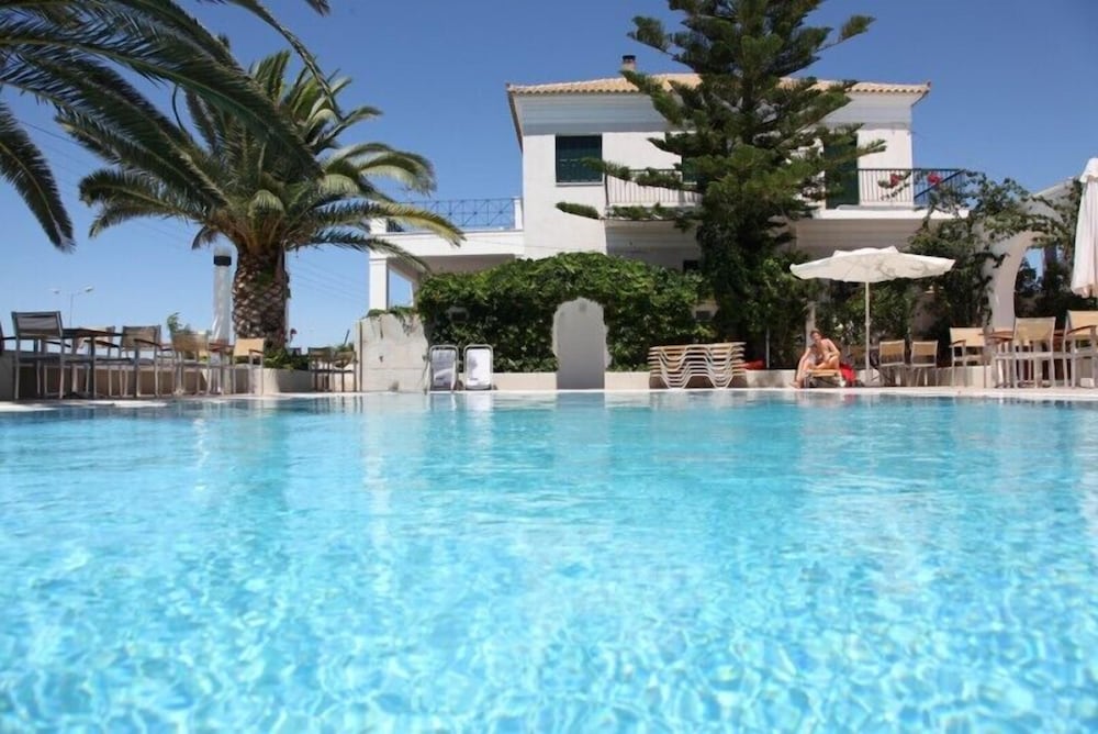 kyparissia beach hotel