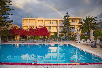 kyparissia beach hotel