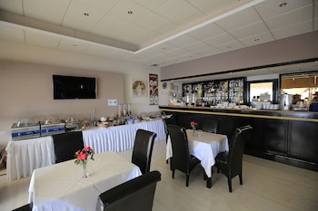 kyparissia beach hotel