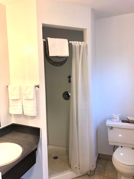 Sierra Inn On The River,,2 star