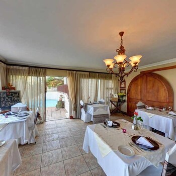 La Dolce Vita Guest House,Brits>>Bojanala,4 star