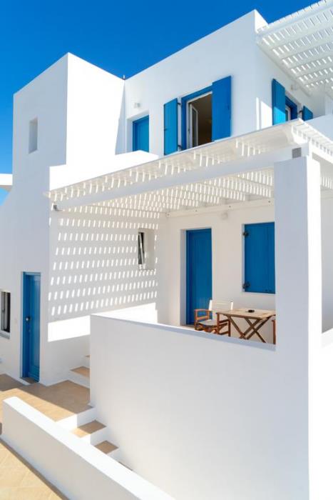 livanios studios
