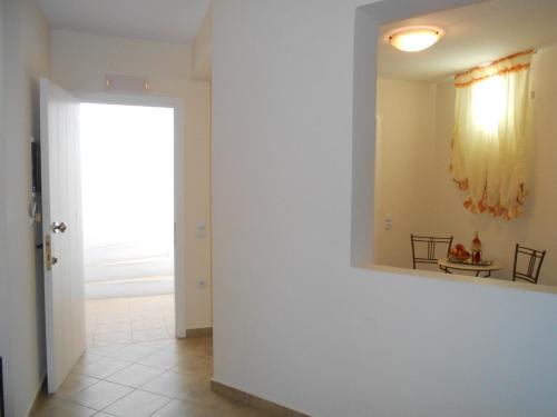livanios studios