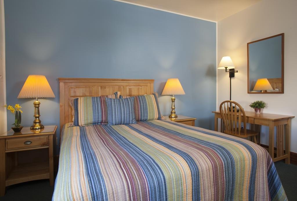 The Swan Hotel,Port Townsend>>Langley,2 star