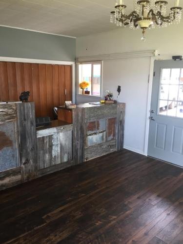 The Oak Motel,Columbus>>Austin,2.5 star