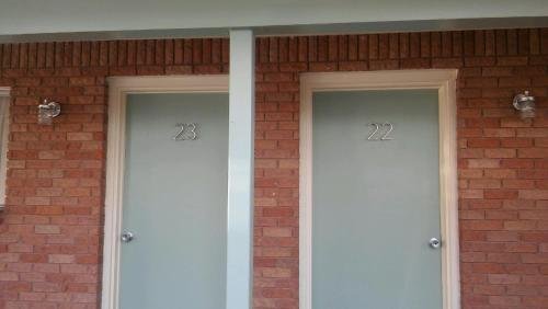 The Oak Motel,Columbus>>Austin,2.5 star