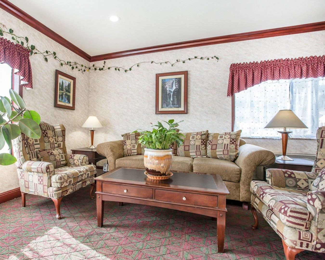 the oakhurst inn at yosemite