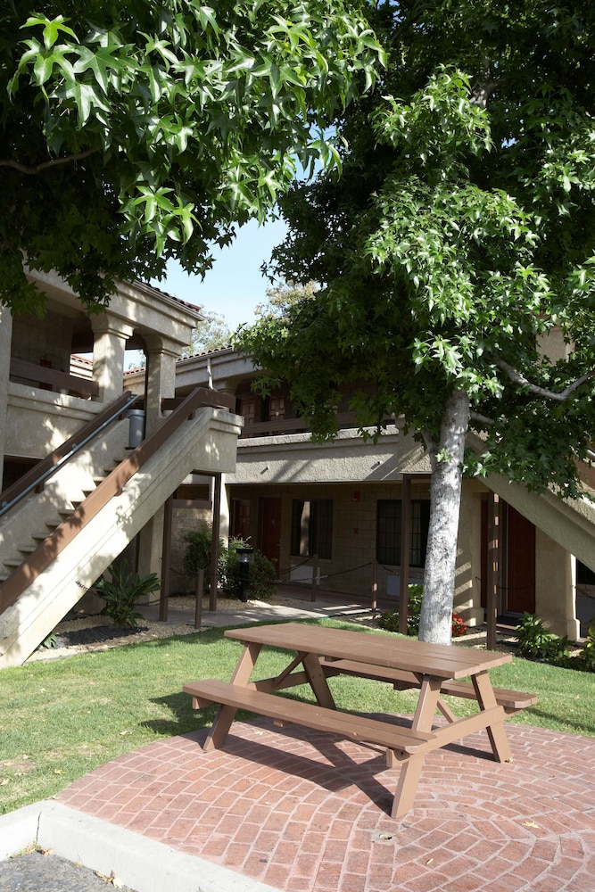 premier inns thousand oaks