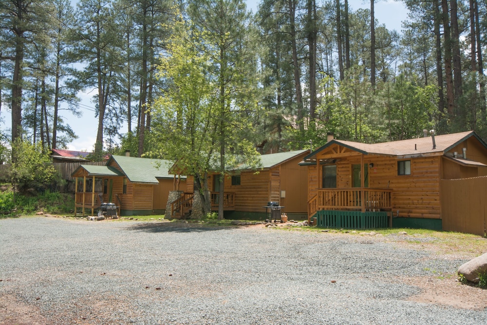 upper canyon inn and cabins
