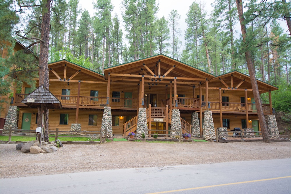 upper canyon inn and cabins