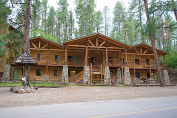 upper canyon inn and cabins