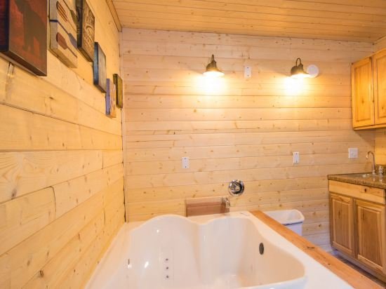 upper canyon inn and cabins