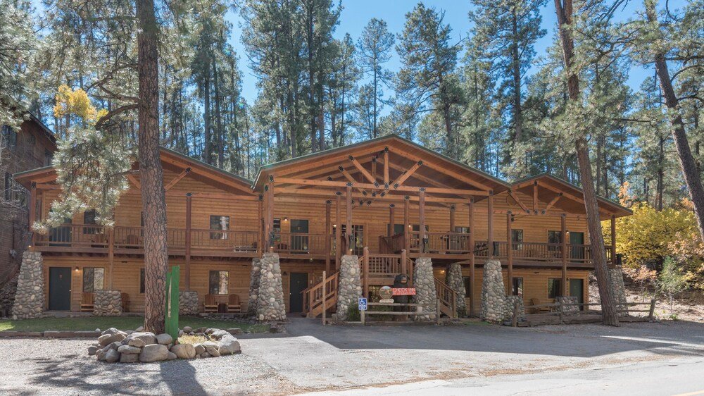 upper canyon inn and cabins