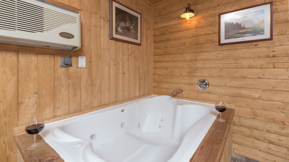 upper canyon inn and cabins