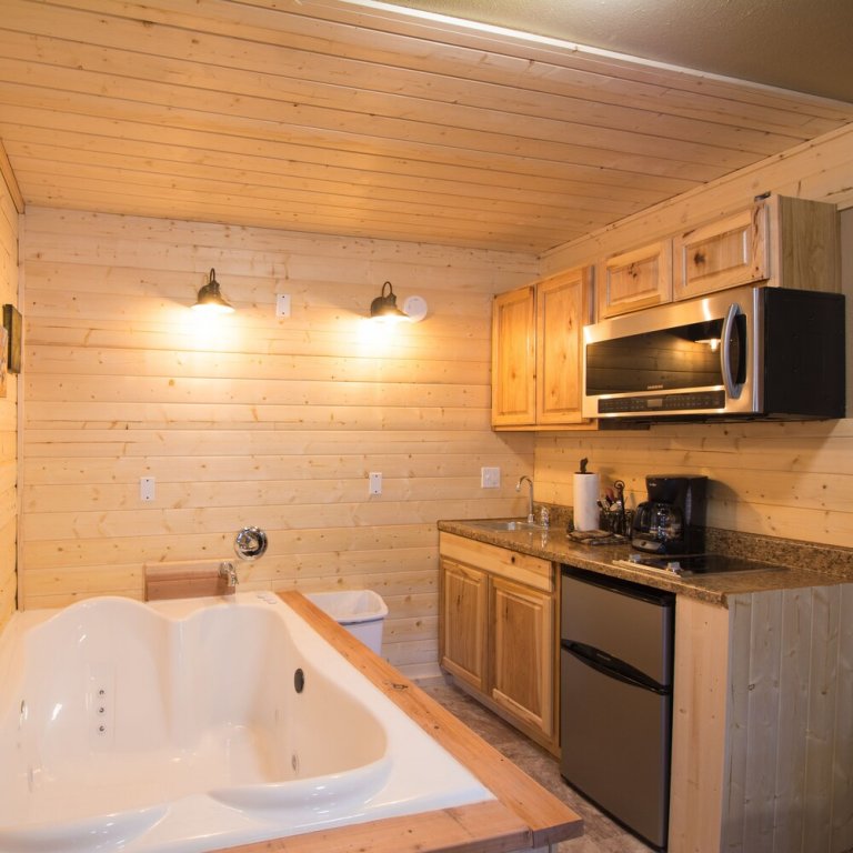upper canyon inn and cabins