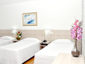 Caravelle Palace Hotel,Parana State>>Curitiba,3 star