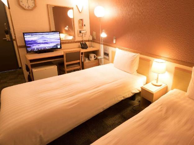 toyoko inn himeji station shinkansen minami