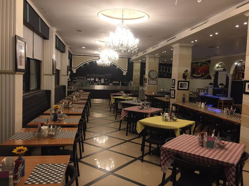 Royal Grand Hotel,Ce Ce Beach>>Monrovia,4 star