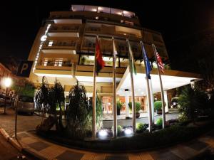 Hotel Continental,Banco Nacional De Angola>>Luanda,3 star