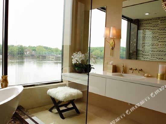 lambertville station restaurant and inn