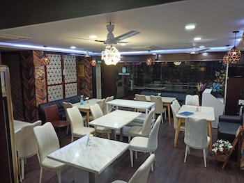 hotel dwaraka inn