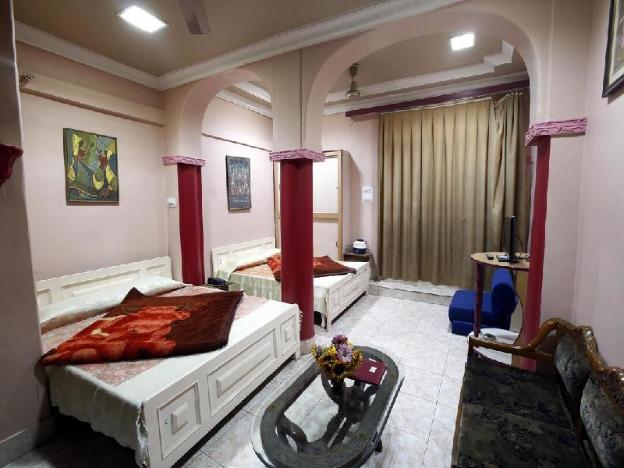 the hotel pravasi palace