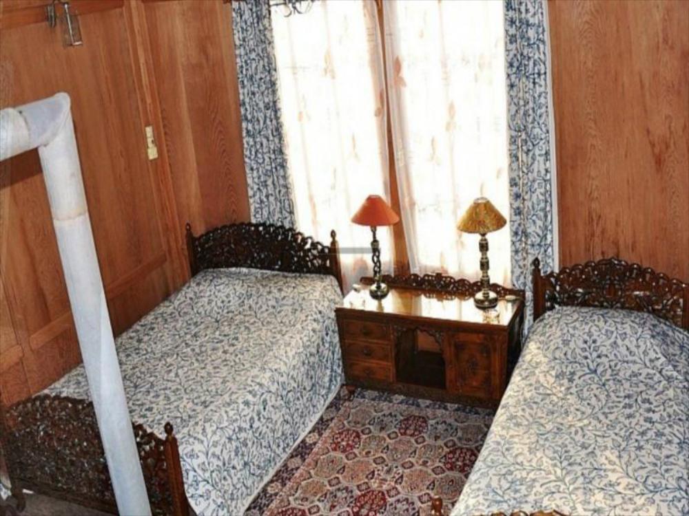 persian group of houseboats