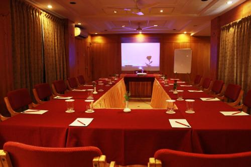 hotel the samrat