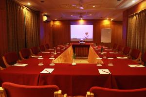 hotel the samrat