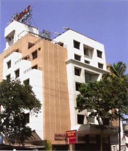 hotel the samrat