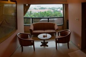 hotel the samrat