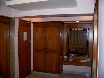 hotel the samrat