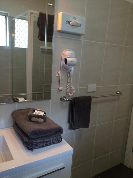 country leisure motor inn