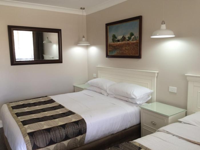 country leisure motor inn