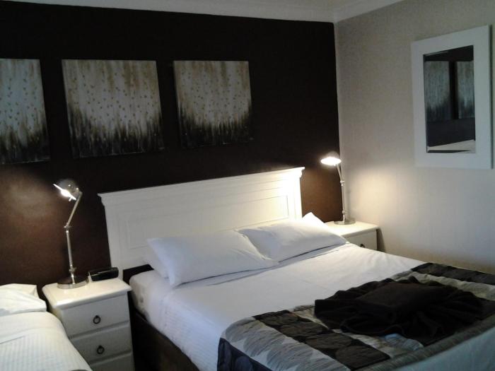 country leisure motor inn