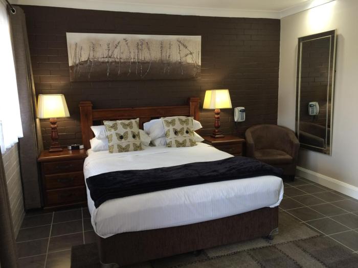 country leisure motor inn