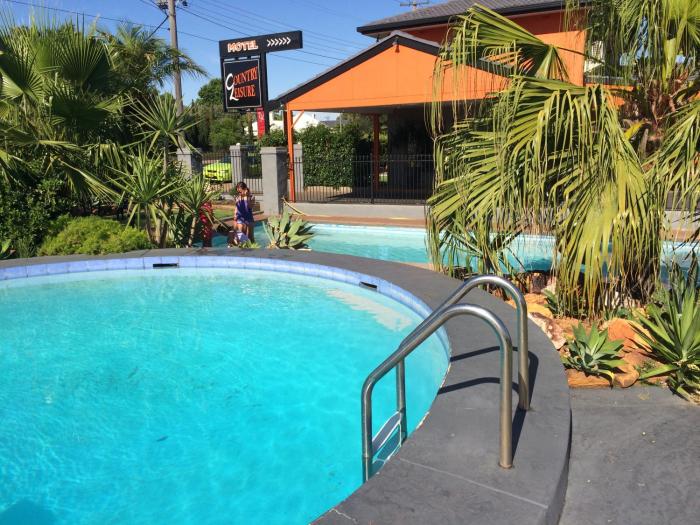 country leisure motor inn