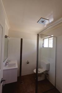 country leisure motor inn