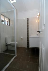 country leisure motor inn