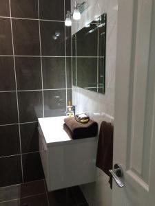 country leisure motor inn