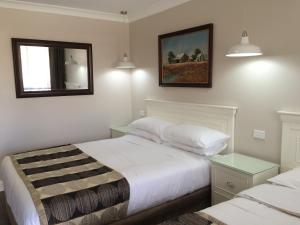 country leisure motor inn