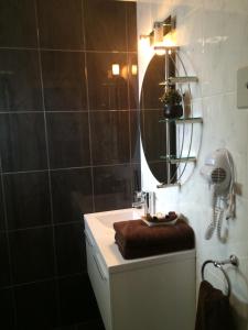 country leisure motor inn