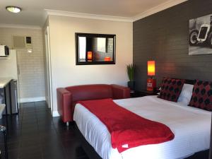 country leisure motor inn