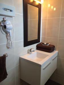 country leisure motor inn