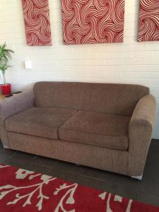country leisure motor inn